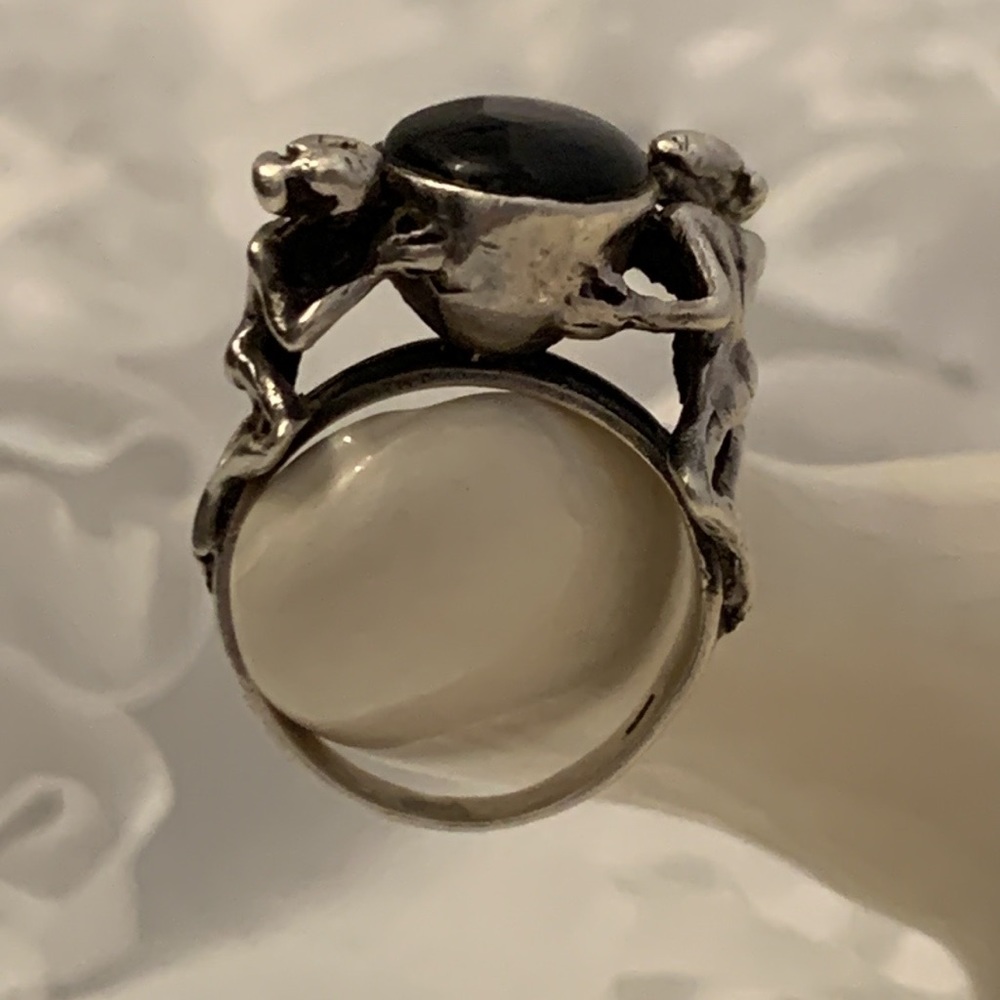 Black Onyx .925 Vintage Ring Women Holding Up Stone Size 6